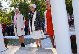  (photo)