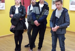  (photo)