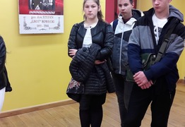  (photo)