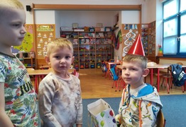  (photo)