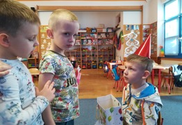  (photo)