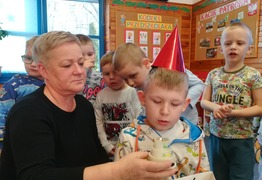  (photo)