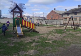  (photo)