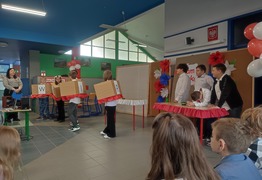  (photo)