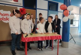  (photo)