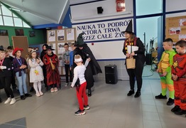  (photo)