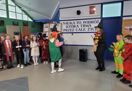  (photo)