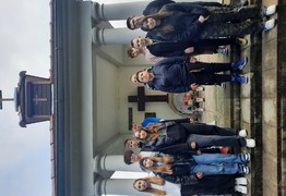  (photo)