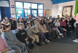  (photo)