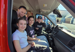  (photo)