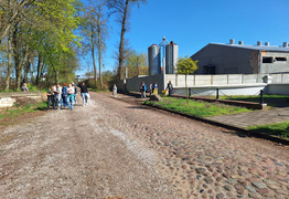  (photo)