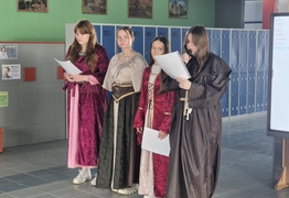  (photo)