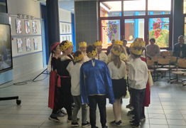  (photo)