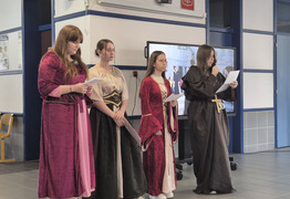  (photo)
