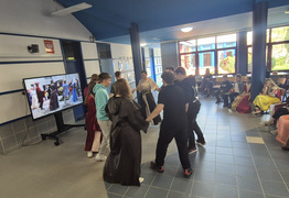  (photo)