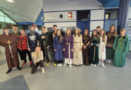  (photo)