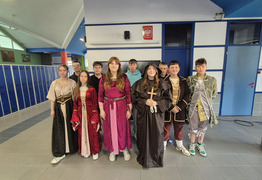  (photo)
