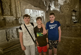  (photo)