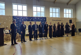  (photo)