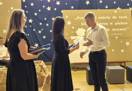  (photo)