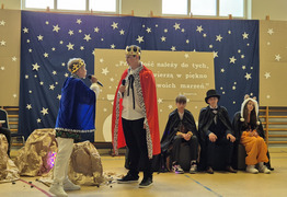  (photo)