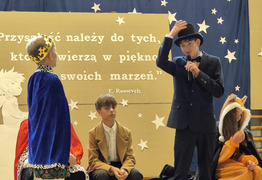  (photo)