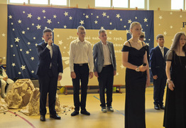  (photo)