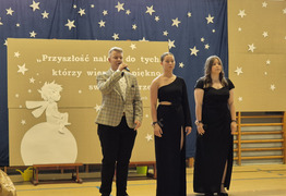  (photo)