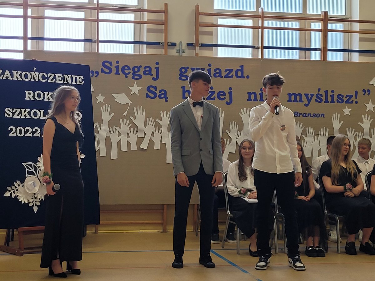 Pożegnanie absolwentów - akademia