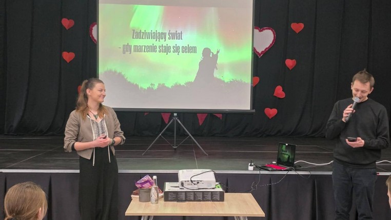 Co się dzieje w człowieku, gdy znika zasięg?